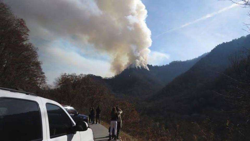 H13 tennessee smoky moutains fire