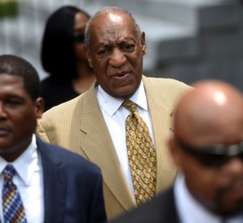 Actor and comedian Bill Cosby arrives for a Habeas Corpus hearing on sexual assault charges at the Montgomery County Courthouse in Norristown, Pennsylvania, July 7, 2016.  REUTERS/Mark Makela/File Photo
