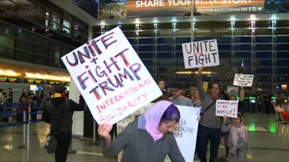 02travelban airportprotest