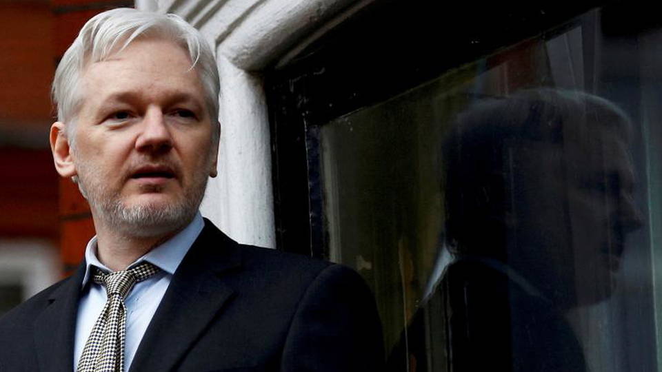 H01 assange